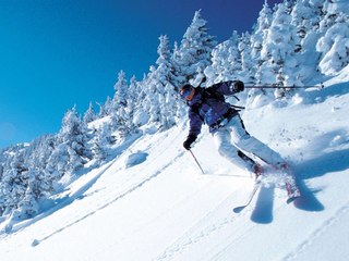 Черногория все еще приглашает покататься на лыжах